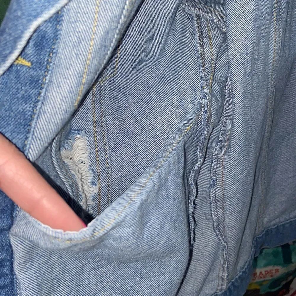Love Tree Oversized Distressed Denim Blue Jean Jacket Medium - Picture 6 of 8